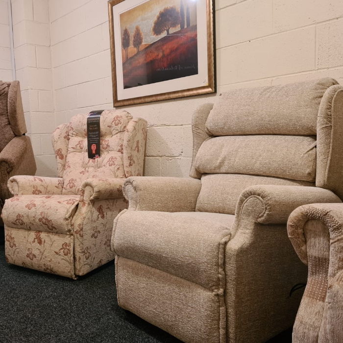 Recliner showroom top near me