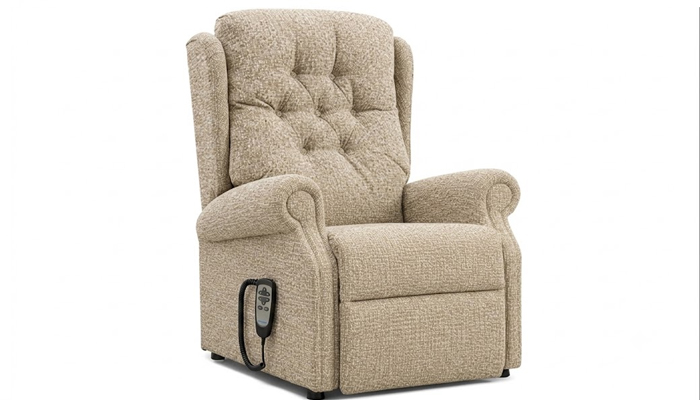 Thirsk Riser Recliner Chair in Petite size with a 16in seat height for the shorter person.